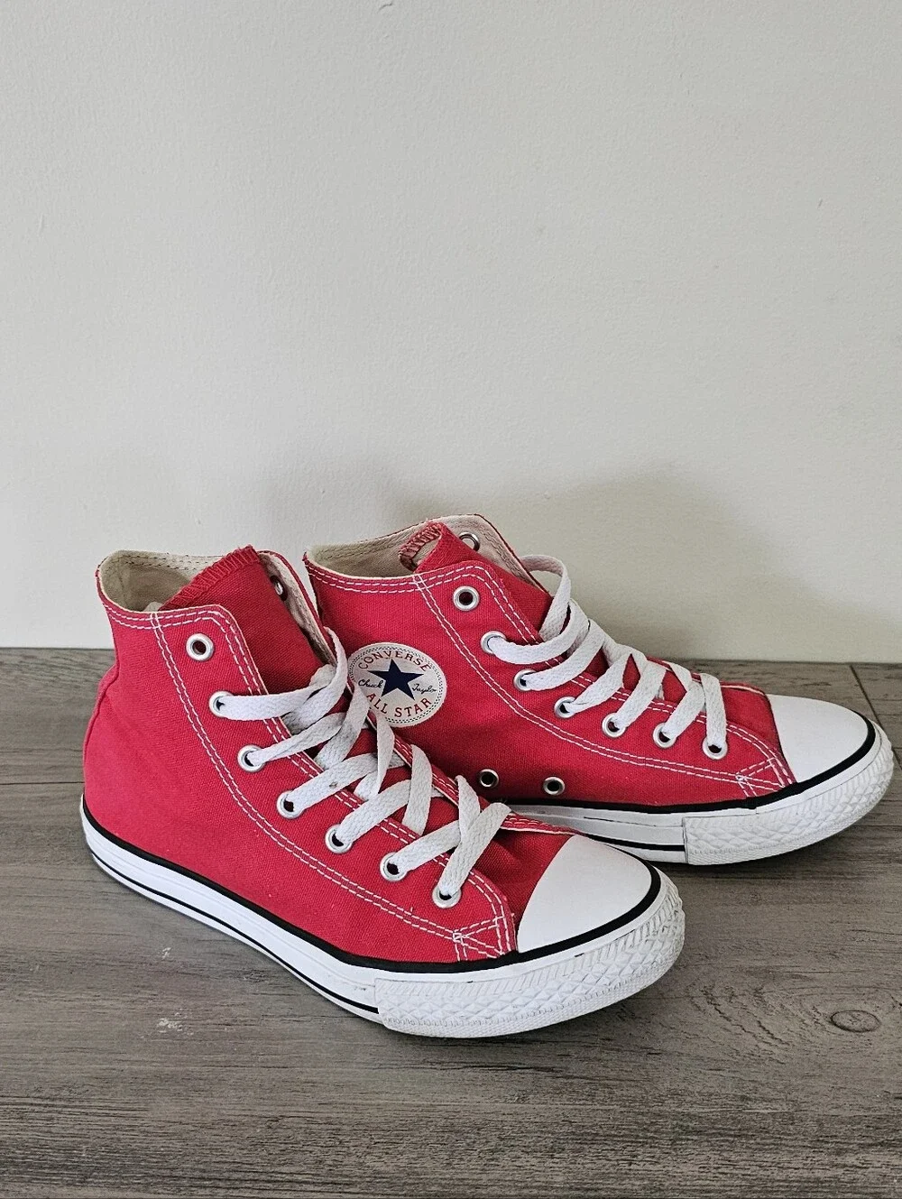 Converse Kids Red High-Top Sneakers Boy Girl Size 3.5